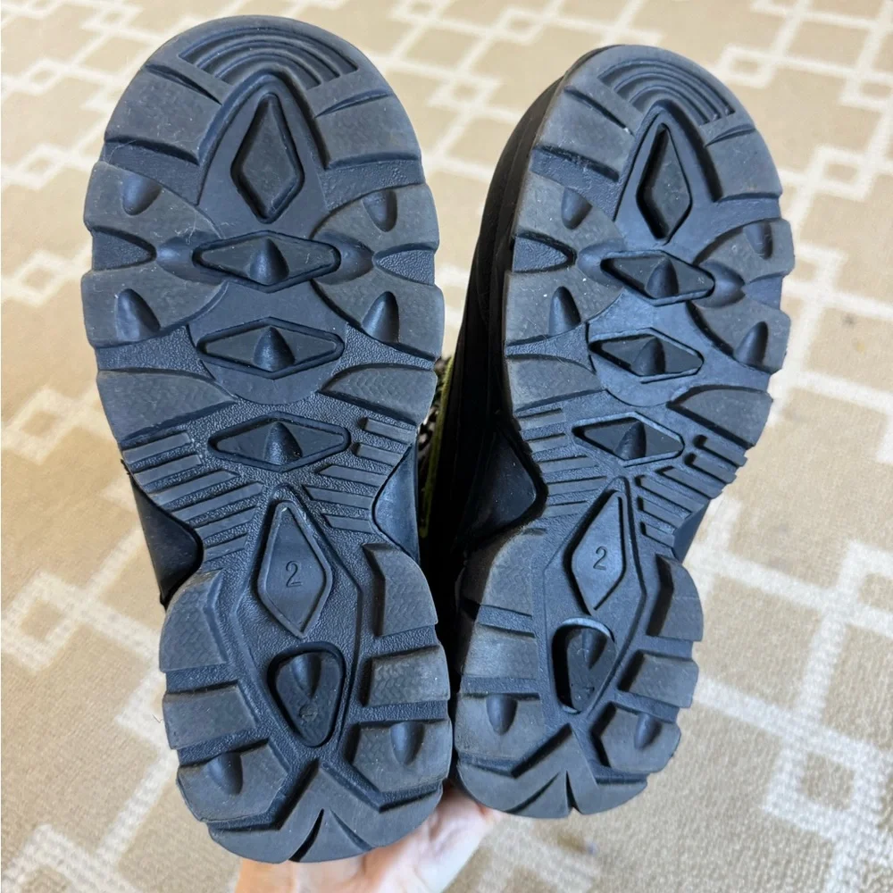 Kamik Waterproof Snow Boots Fleece Insulated Winter Outdoor Gray Black Kids 2
